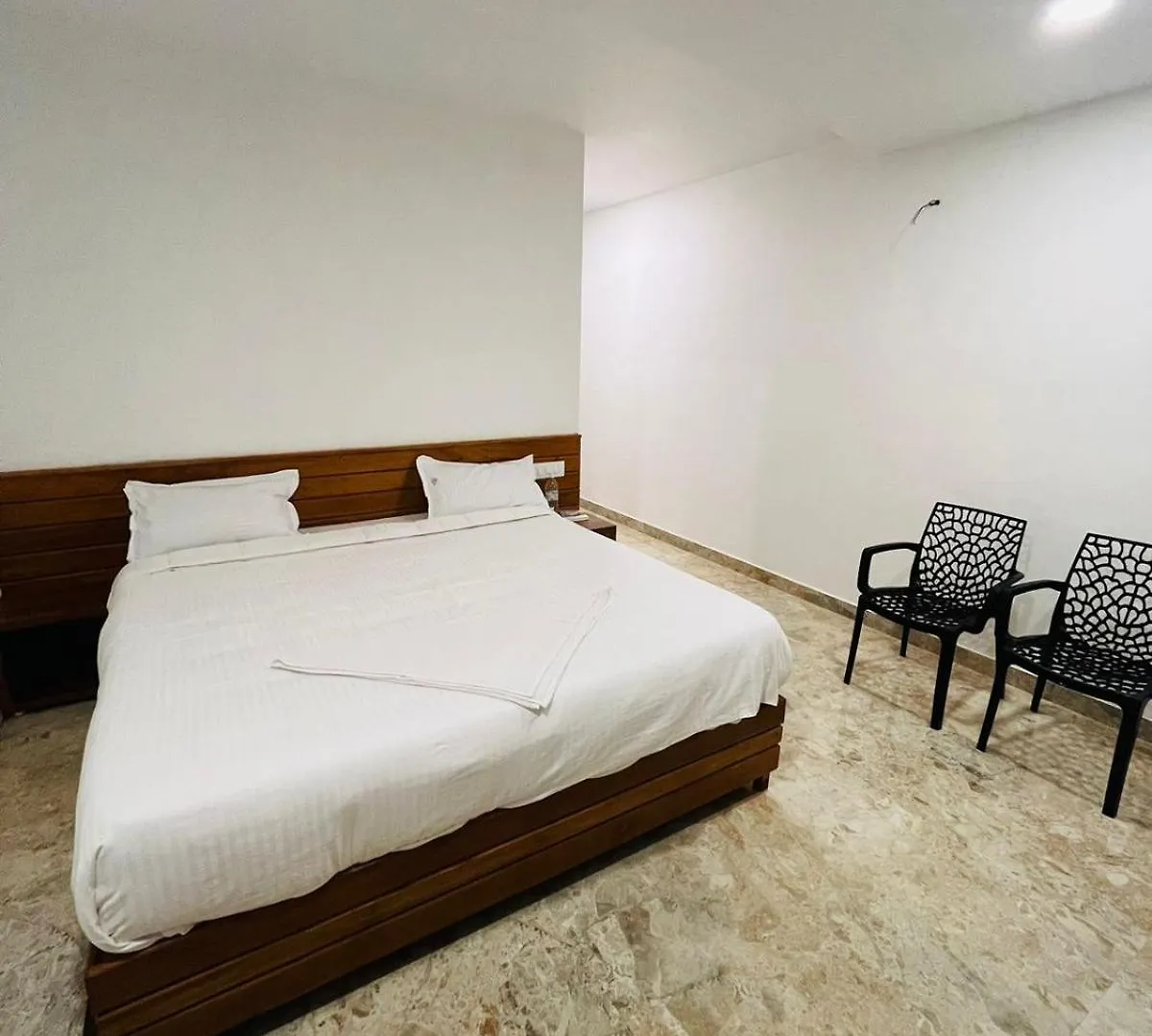 Midtown Residency Hotel Mannarakkat