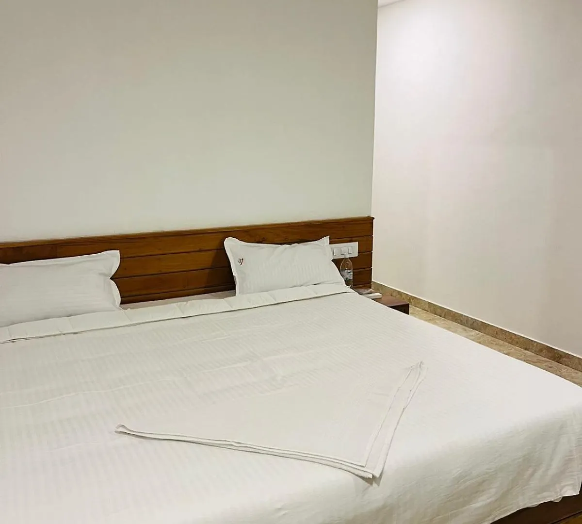 Midtown Residency Hotel Mannarakkat