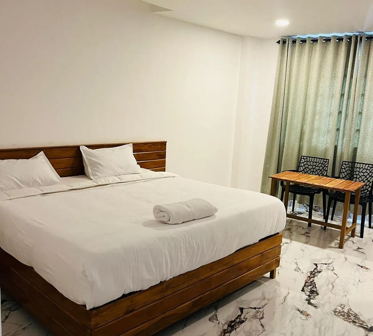 Midtown Residency Hotel Mannarakkat